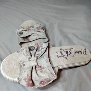 Blowfish floral slides sz 9